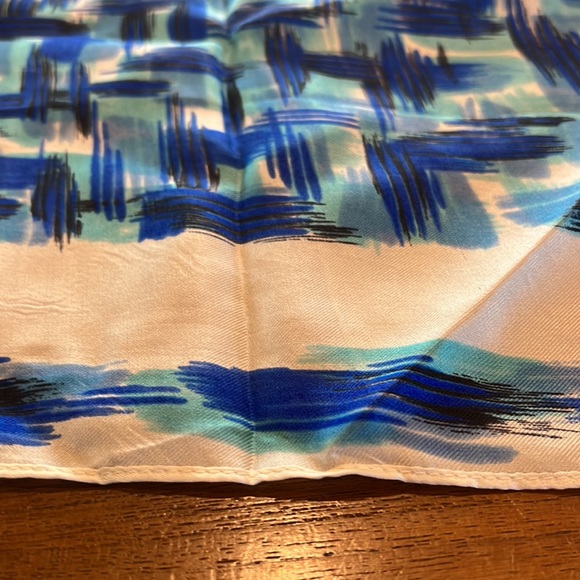 Soie Naturelle scarf Made in France, lovely blue and white mid century pattern! - Picture 7 of 8